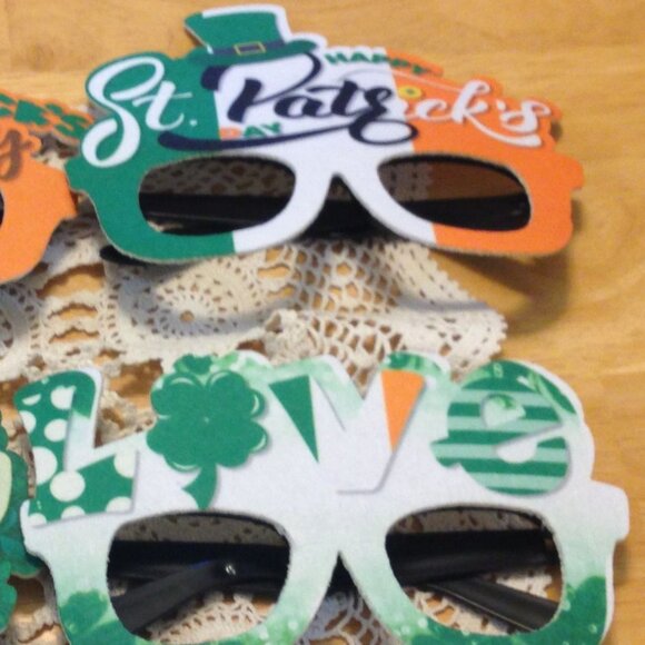 Party Supplies - St. Patrick's Day Glasses bundle - Picture 3 of 5
